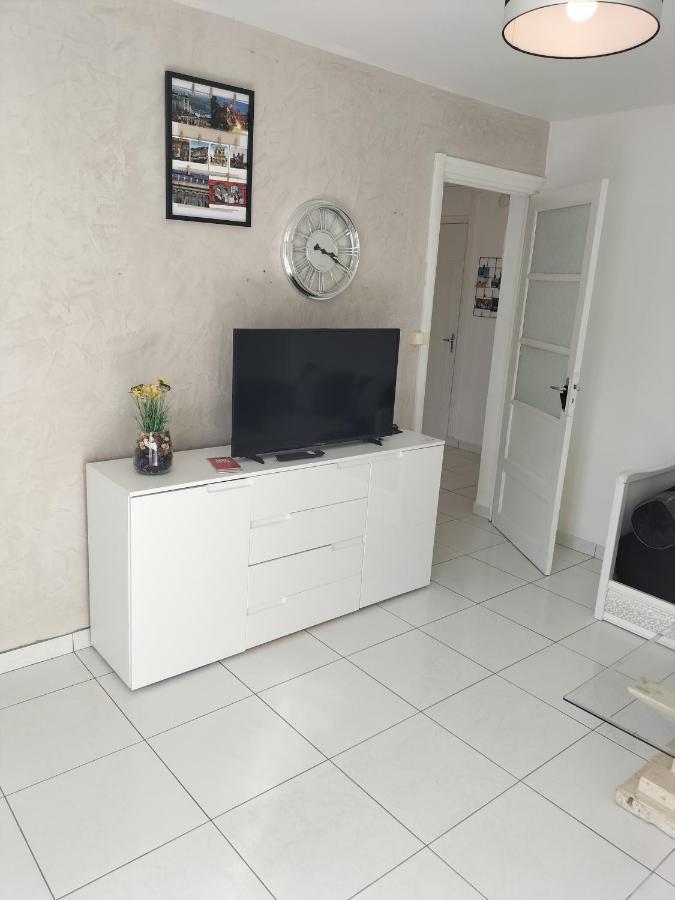 Joli Appartement Proche Metro Lione Esterno foto
