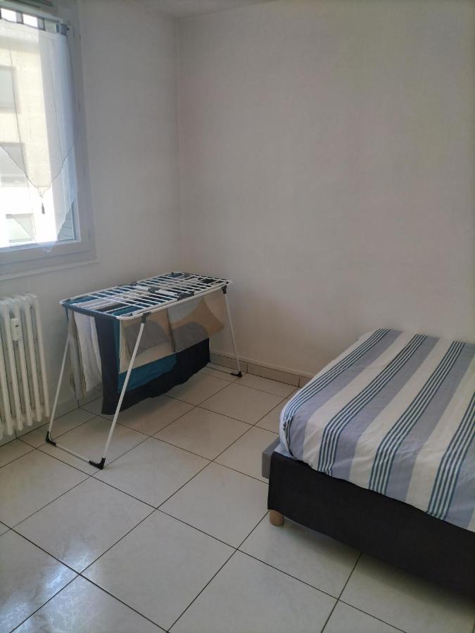 Joli Appartement Proche Metro Lione Esterno foto